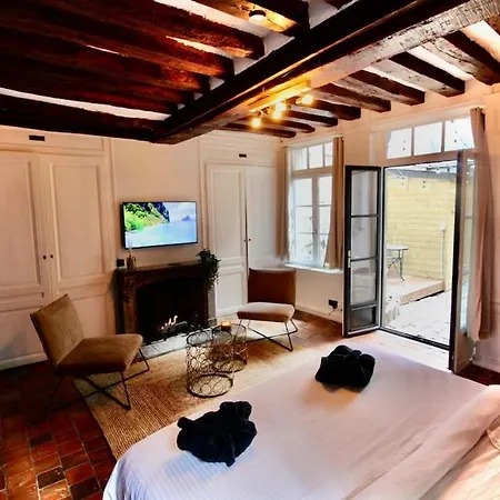 Le Gustave - Sauna, Jacuzzi & Terrasse A