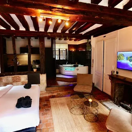 Appartamento Le Gustave - Sauna, Jacuzzi&terrasse à *