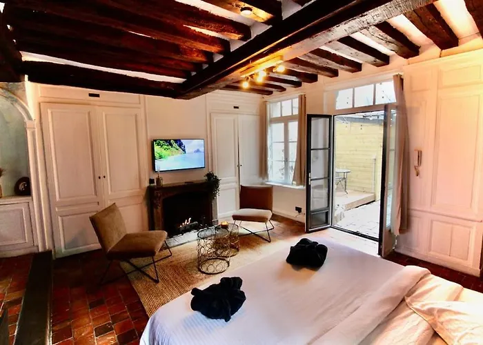 Le Gustave - Sauna, Jacuzzi & Terrasse A