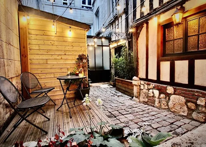 Le Gustave - Sauna, Jacuzzi & Terrasse A